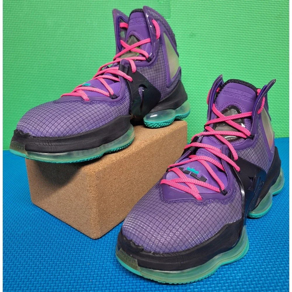 Nike Lebron 19 XIX Sneakers DJ Bron Wild Berry Shoes Us Size 10 Men's CZ0203-500